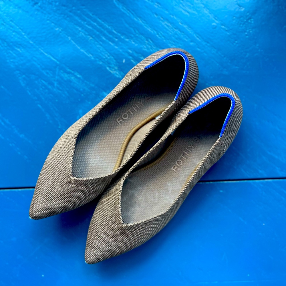 Rothy's pointed toe flat point show, women's size 6 wide, Color Portabello brown